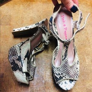 Pink &pepper snakeskin platforms sz 7